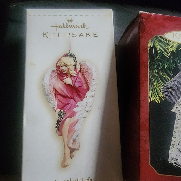 Hallmark Barbies - Picture 4 of 4